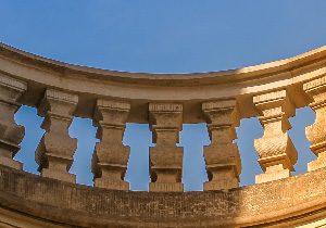 Decorative stone ledge