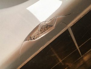 Chipped bathtub - Before repair