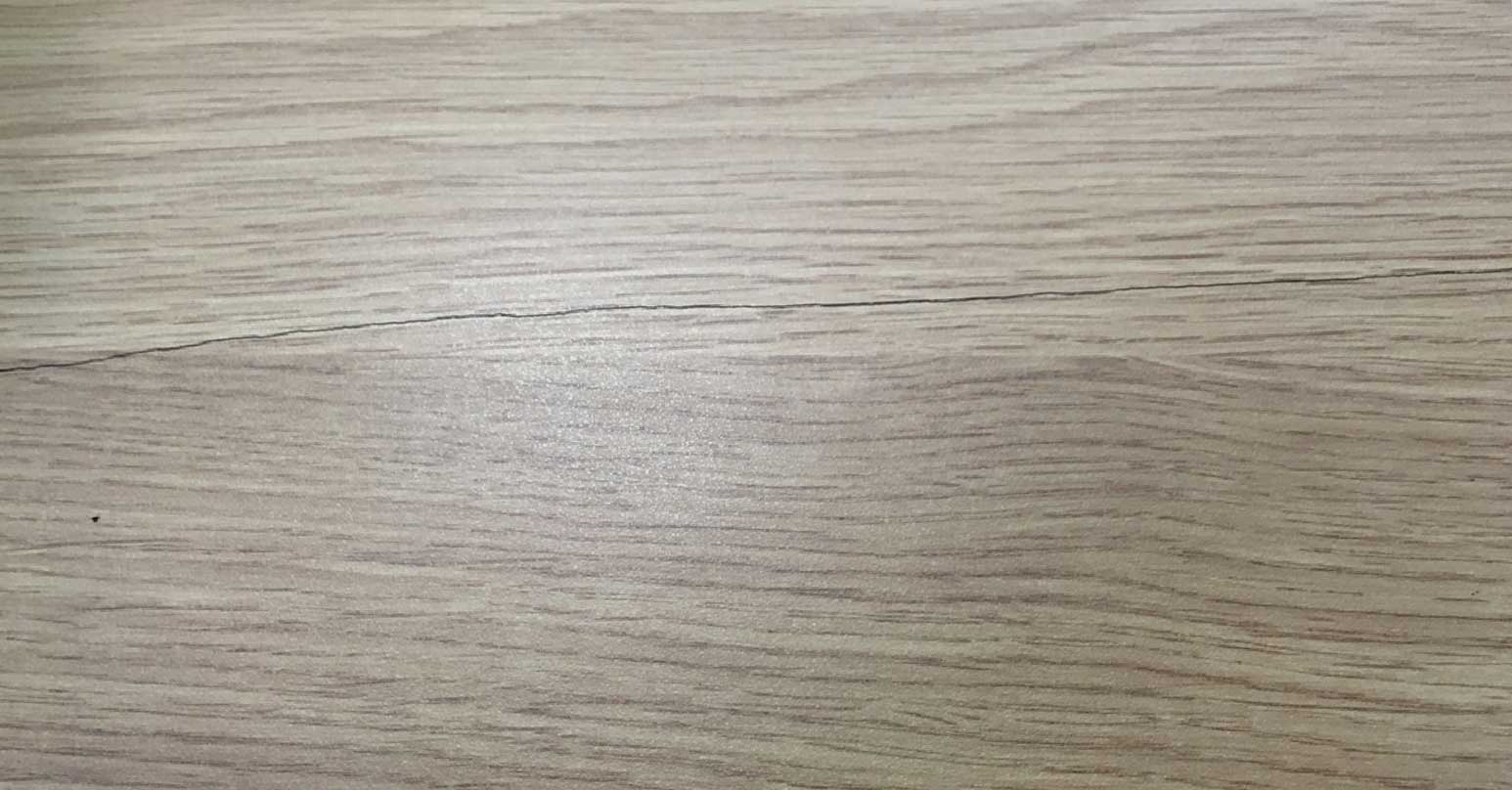 Cracked wooden worktop - Before repair