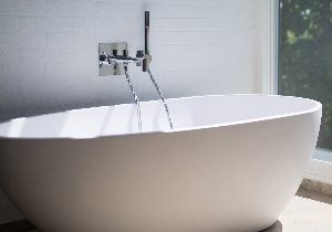 White bath tub